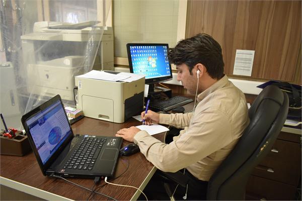 جلسه تهیه و تدوین شاخص های اقتصادی بخش ICT در سطح ملی و استانی برگزار شد