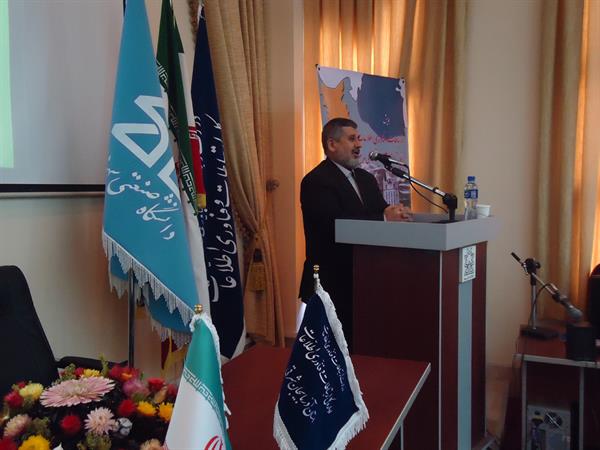 معاون توسعه مدیریت ،هماهنگی و امور پشتیبانی:وزارت ارتباطات و فناوری اطلاعات از پژوهش های مربوط به این حوزه حمایت می کند.