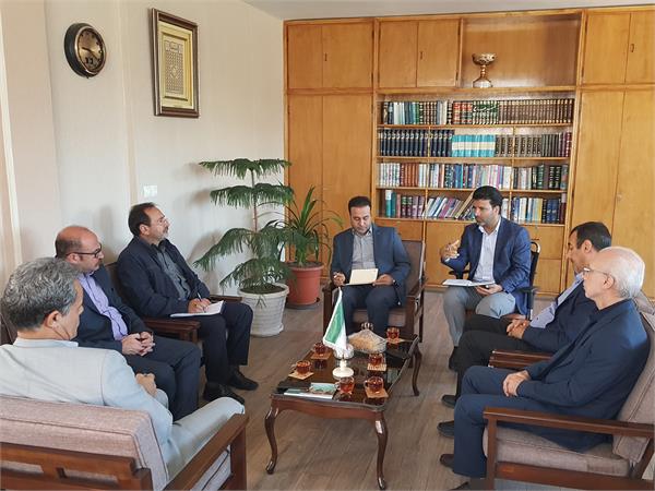 دیدار اعضای کارگروه دفاتر پیشخوان دولت و بخش عمومی غیردولتی و  ICT روستائی استان با مدیر کل و مسئولین اداره کل ثبت احوال استان آذربایجان شرقی