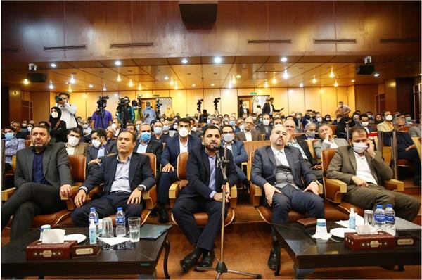 پروژه‌های توسعه ارتباطی وزارت ارتباطات افتتاح شد/ امضای تفاهم‌نامه با ۹ شرکت برای توسعه شبکه فیبر نوری