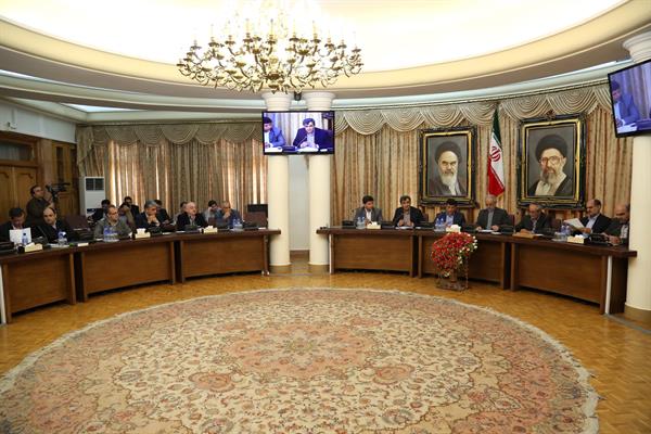 آغاز سفرهای استانی وزیر ارتباطات همزمان با هفته دولت/مردم استان های آذربایجان شرقی، غربی، کردستان و کرمانشاه می توانند مشکلات خود را (در حوزه ICT) در شبکه اجتماعی وزیر مطرح کنند.